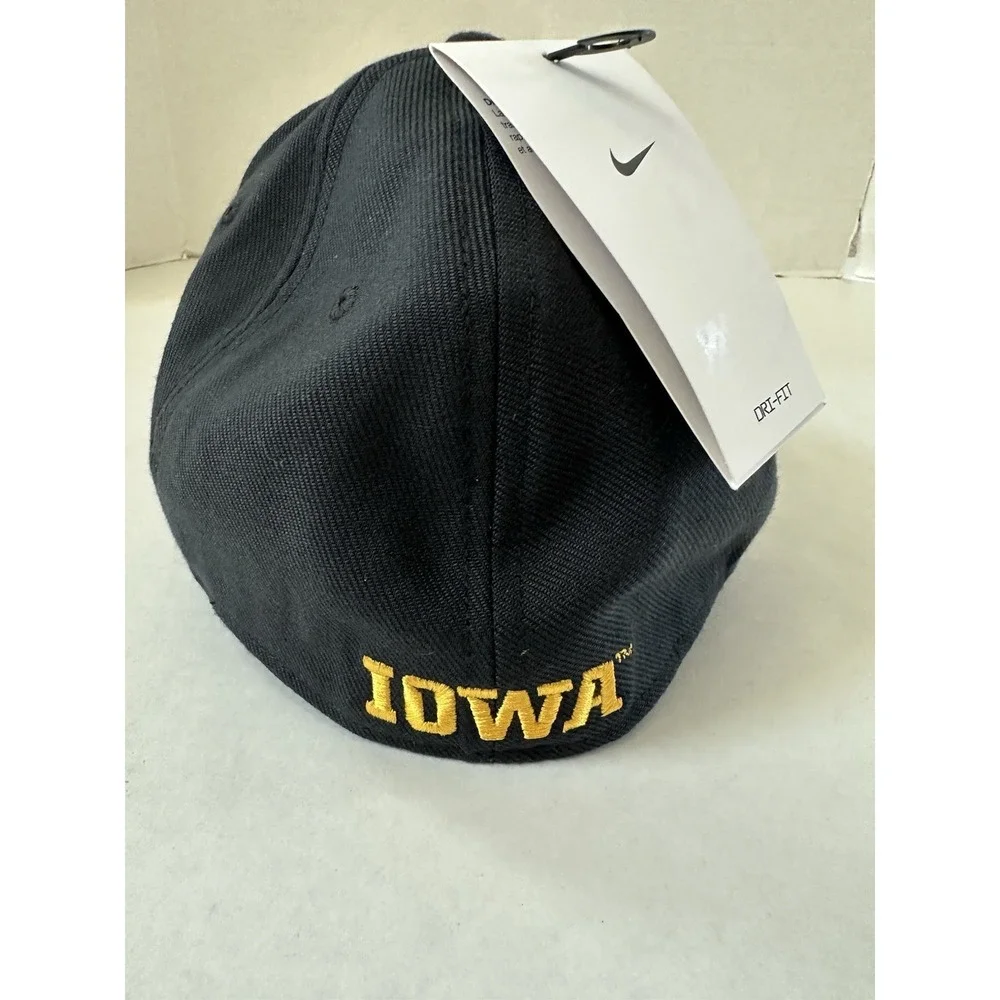 Iowa Hawkeyes Nike Hat Flex Dri Fit Classic99 Swoosh S/M Fitted Black Yellow